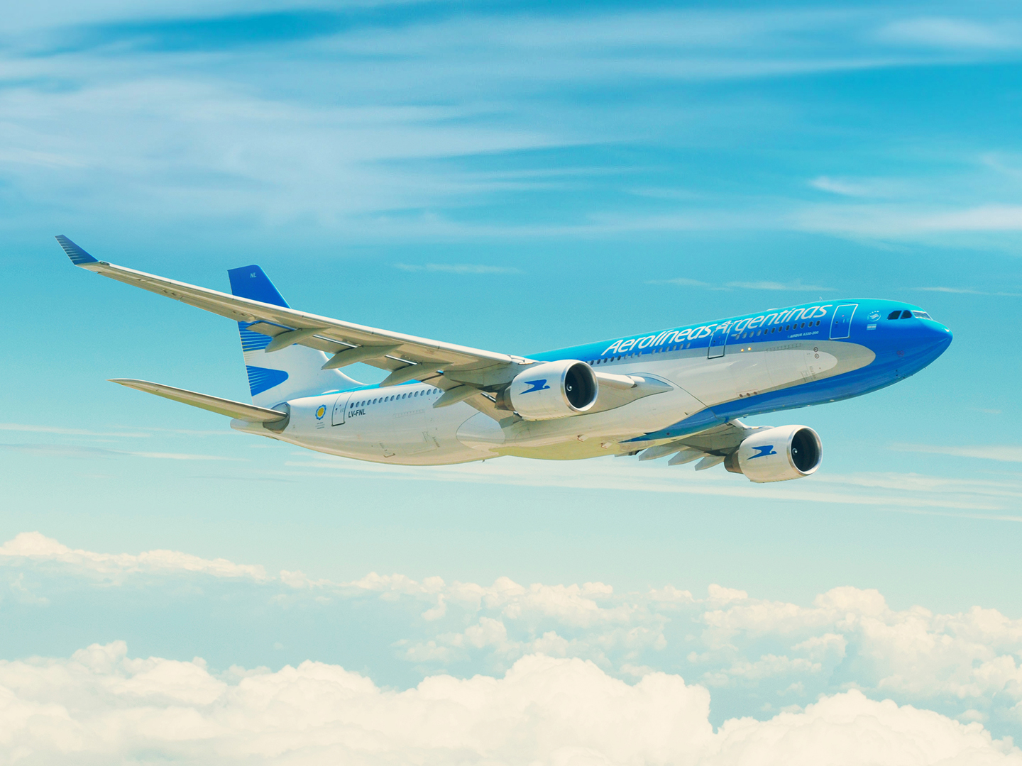 Fly with Aerolíneas Argentinas